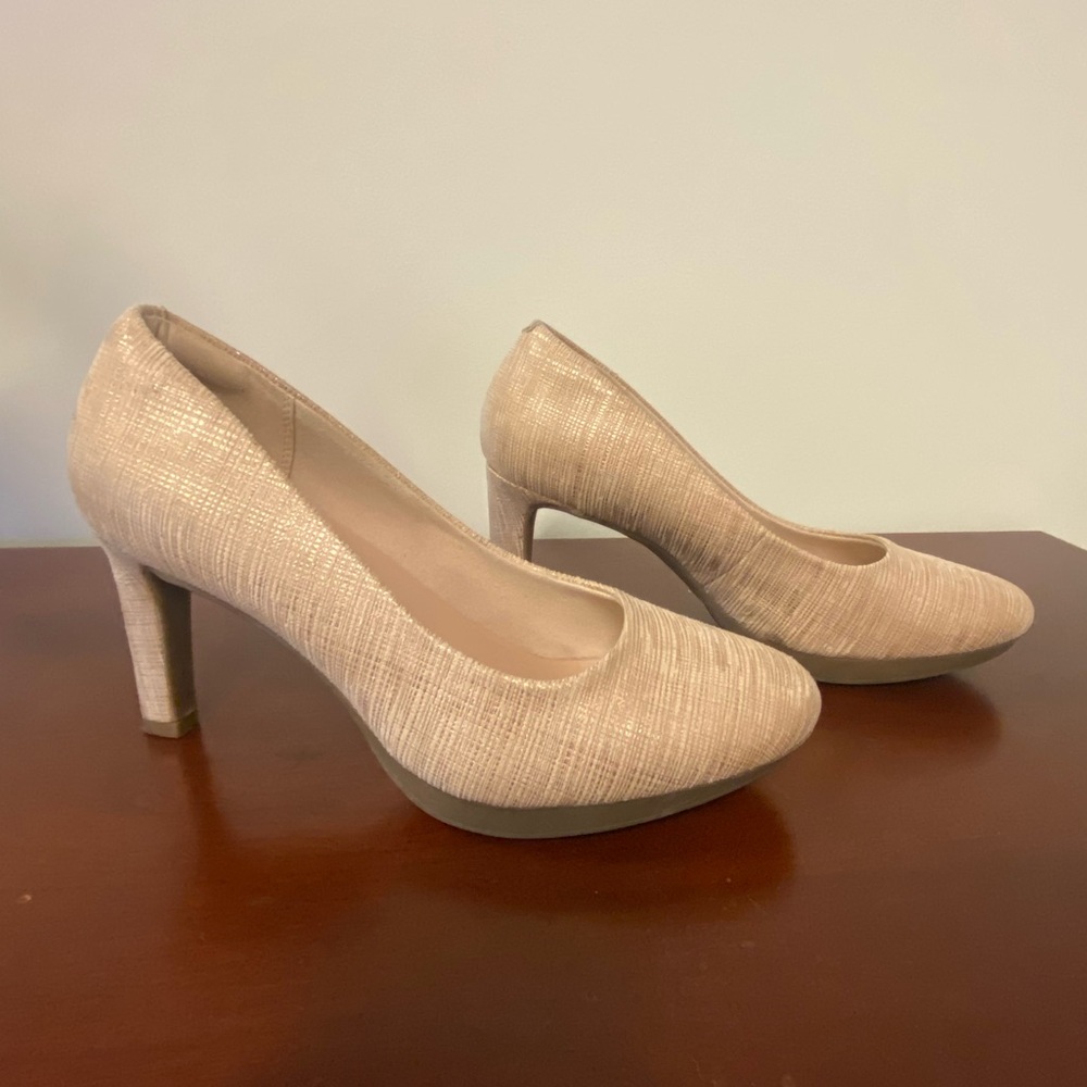 Clarks heels. Like new!